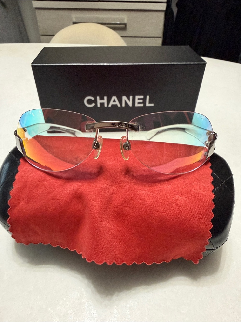 CHANEL Rimless Sunglasses with Red and Orange Gradient Lenses - Picture 2 of 7